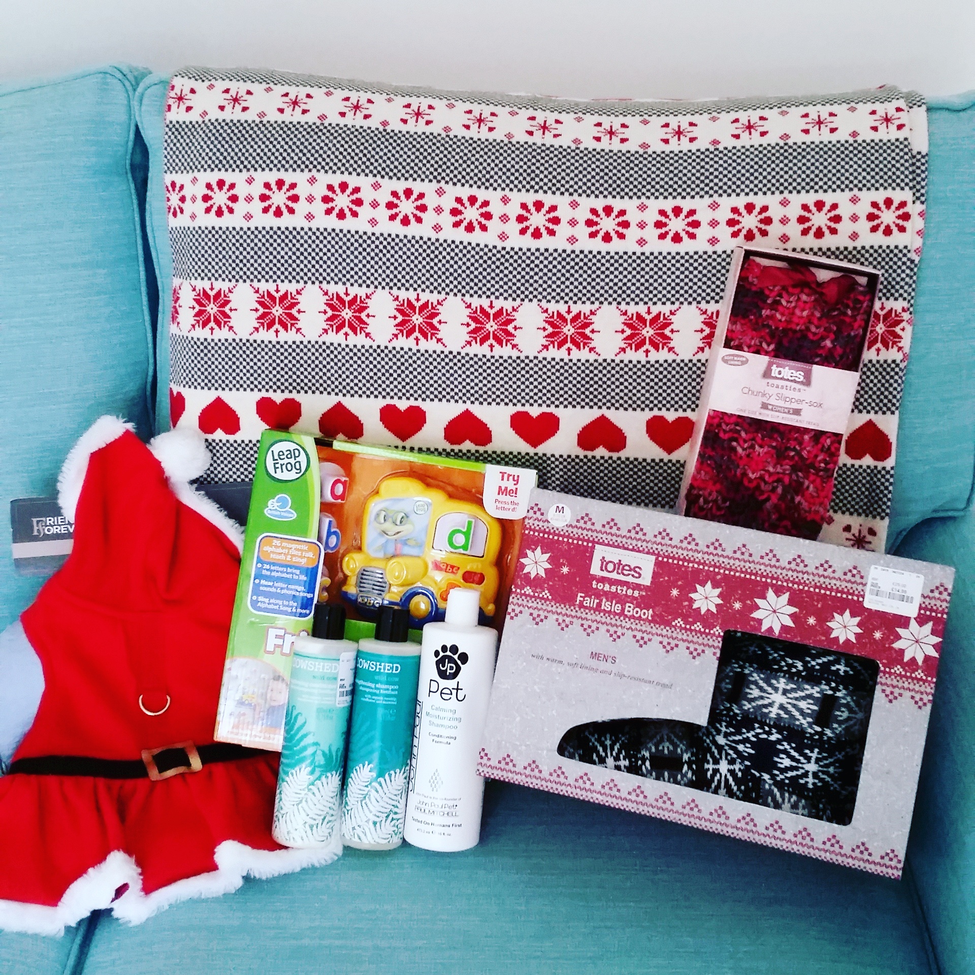 Lifestyle Chatter Christmas Shopping For Pets With HomeSense Boo & Maddie